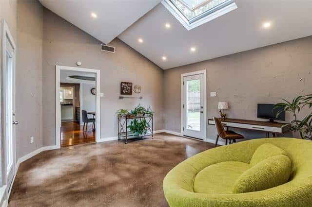 e65a37a7b99f636cec356e4b67e0ef7el-m2579399948od-w1024_h768