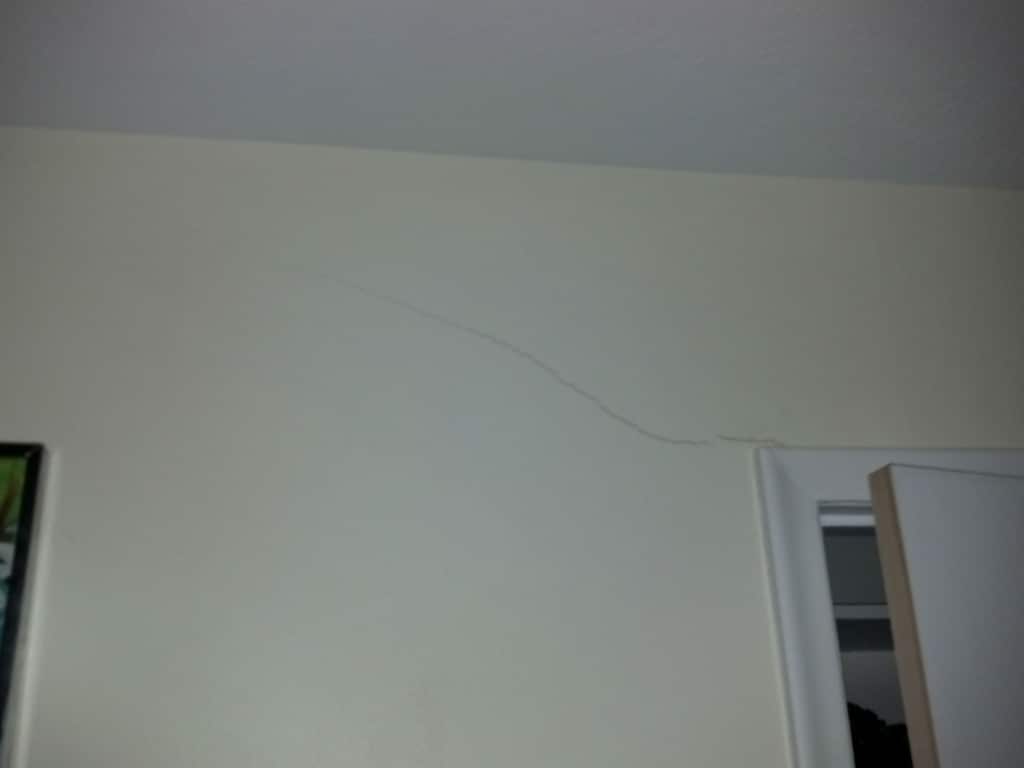 earthquake-wall-crack-1024x768