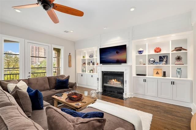 430bcfab6552164bf3d0374ba65747aal-m1265641470xd-w1020_h770_q80