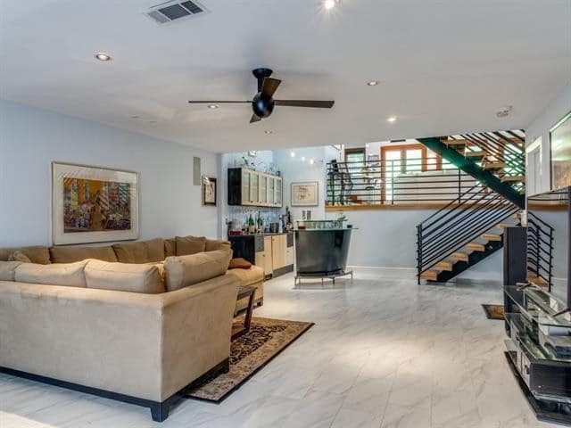 eddb2093346194057c9300f41f49a5c0l-m3332176636od-w1024_h768