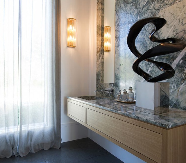 bjorn-wallander-fixtr-ures-sink-mirror-flowerssmall-bathrooms-10