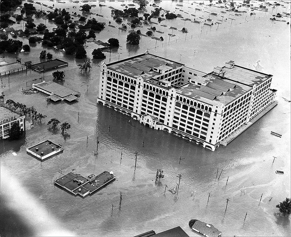 flooded-montgomery-wards-building-1