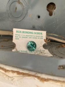 800px-Breakerpanel-level4-inside-view135dl