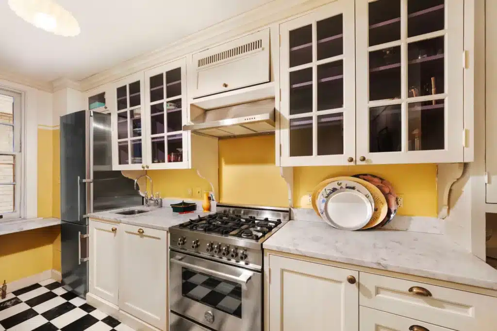 living-header-1024x682