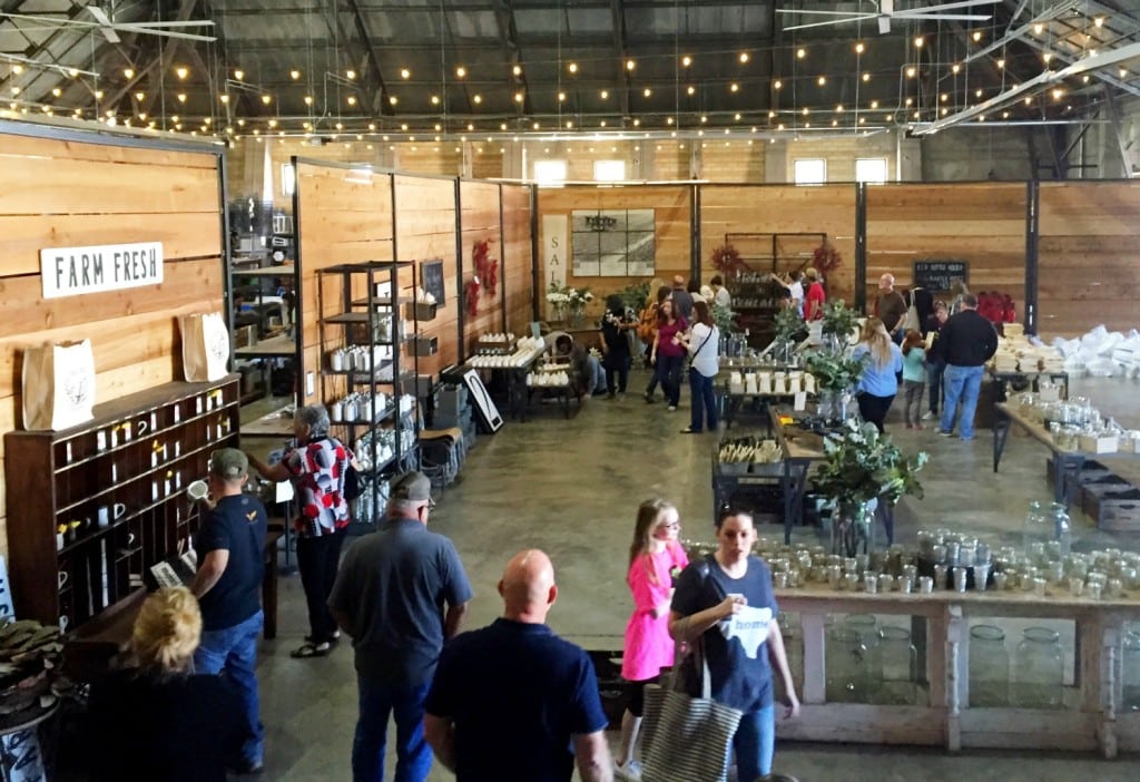 Chip-and-Joanna-Gaines-HGTV-Fixer-Upper-300x225