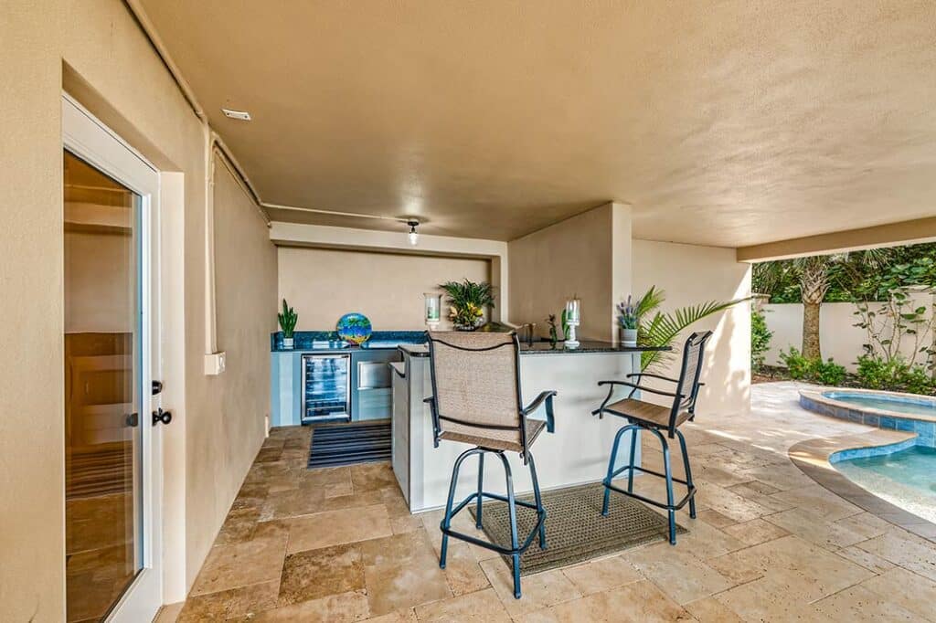 poolside-bar-1024x682