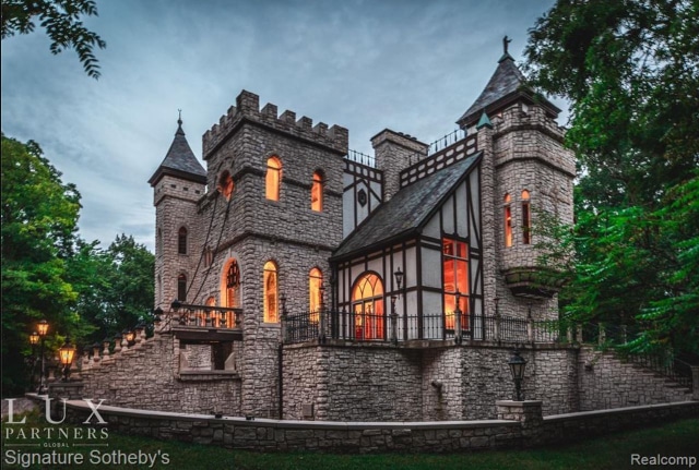 cinderellas-castle-3-1024x682