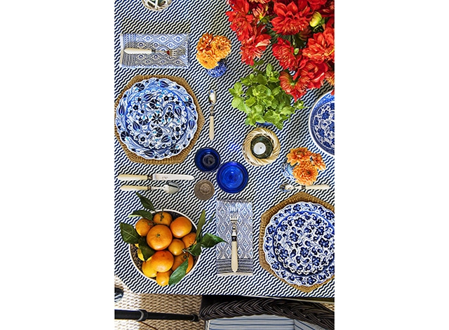 California_Claret_red_glidden_paint