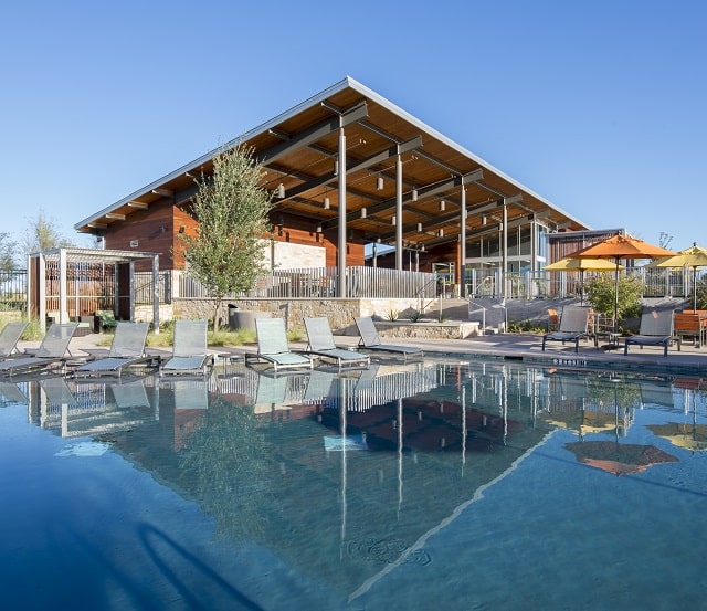 windsong-ranch-back-of-commons