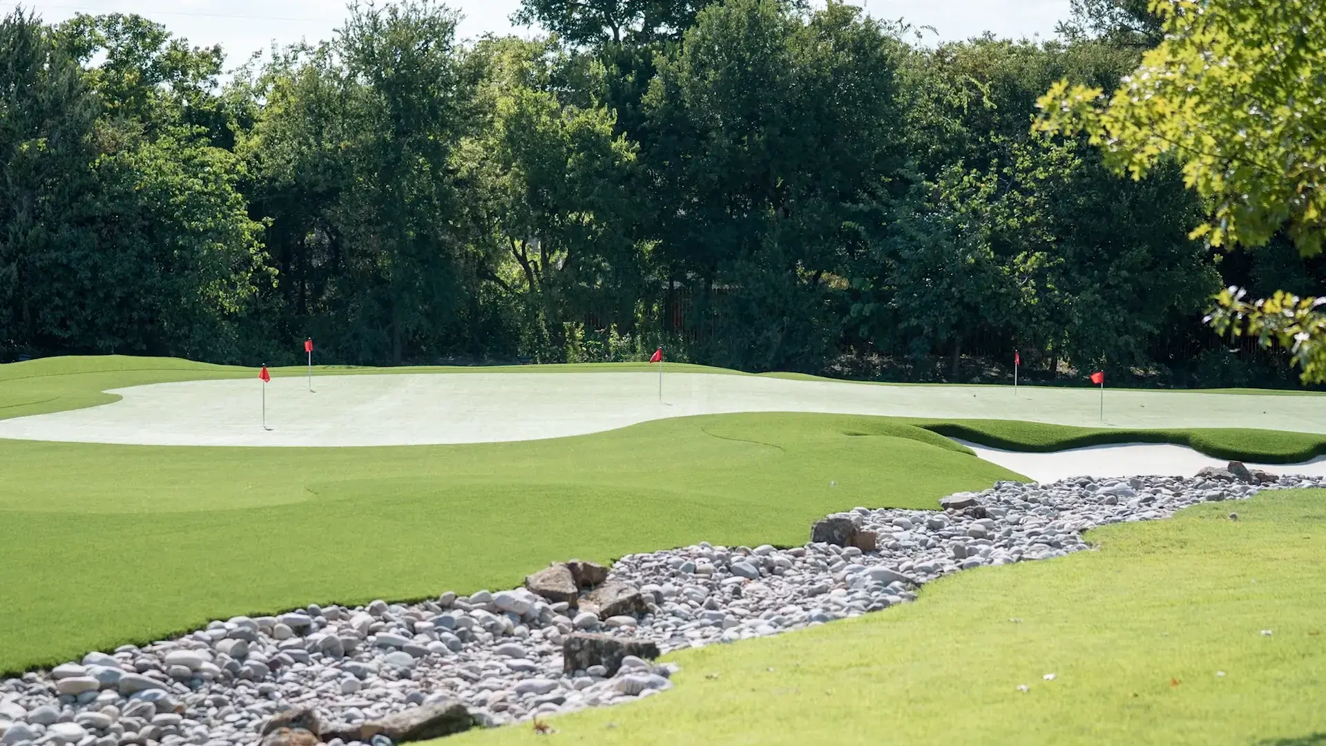 Why Artificial Putting Greens Are a Golfer's Best Friend