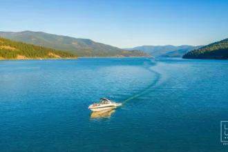 Family boating on Lake Coeur d’Alene during summer