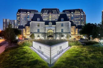 The Crescent Office luxury commercial building in Dallas-Fort Worth real estate market