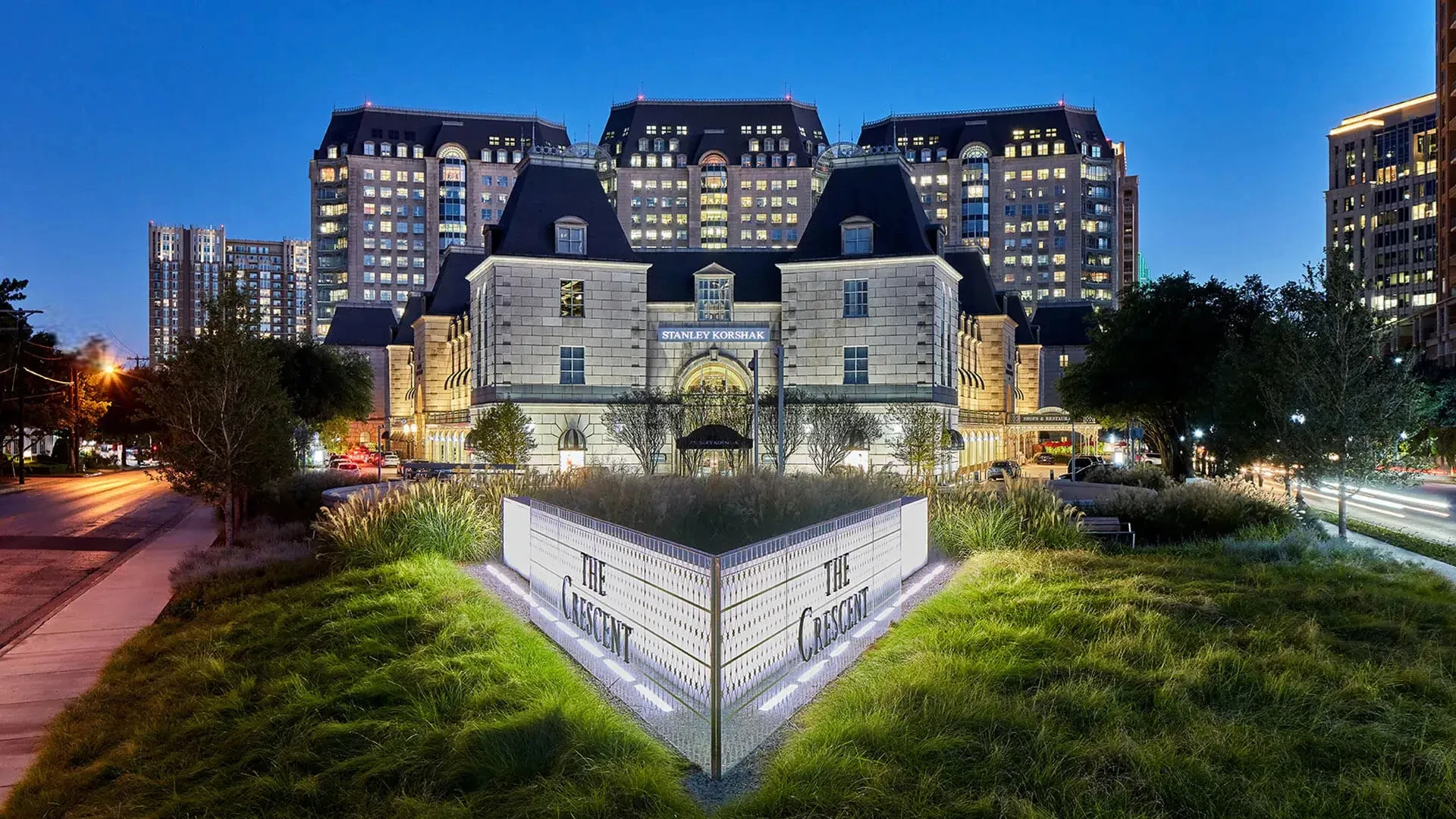 The Crescent Office luxury commercial building in Dallas-Fort Worth real estate market